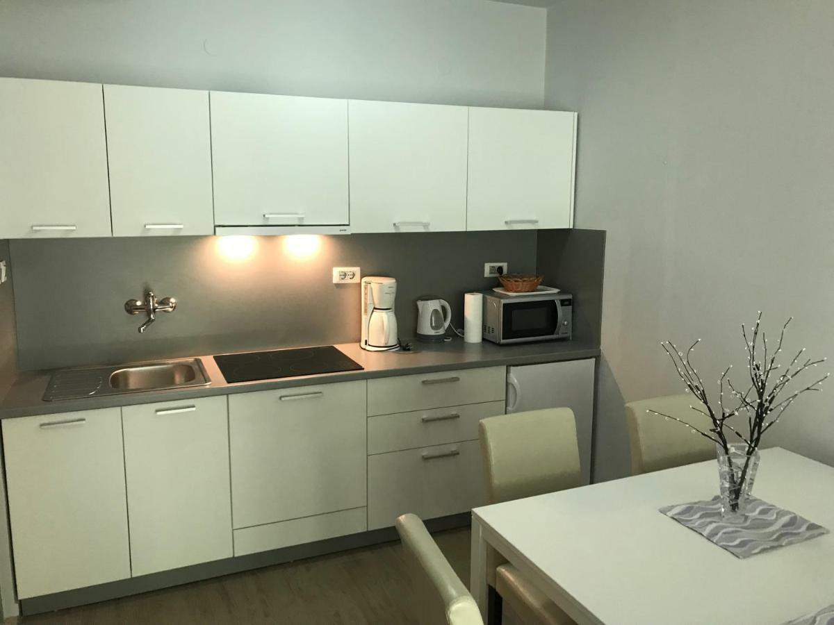 Apartman Alberta Lägenhet Poreč Exteriör bild